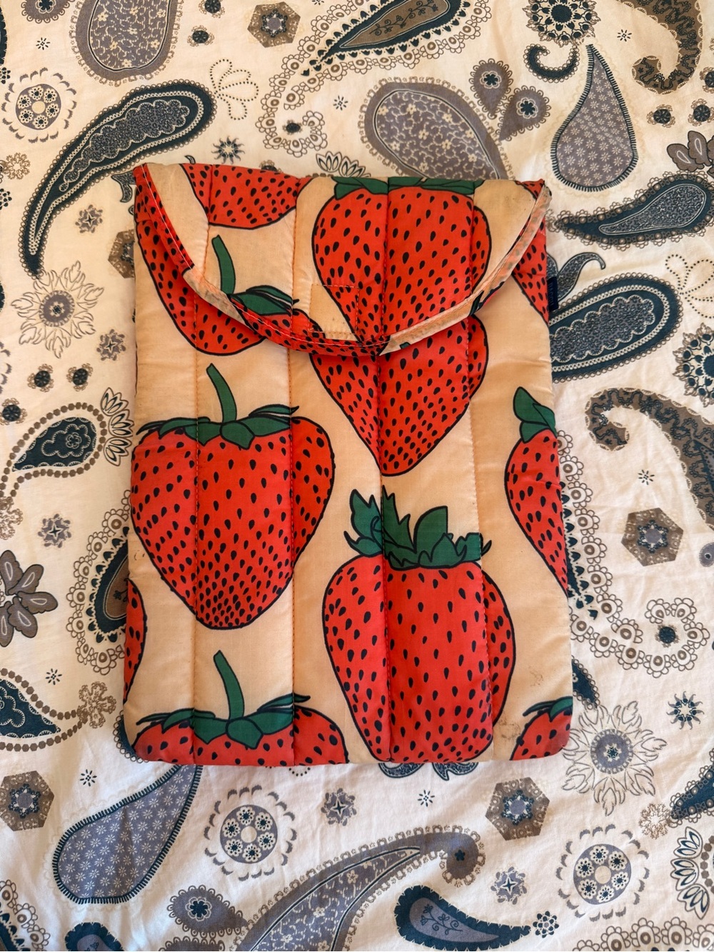 Baggu Strawberry Puffy Laptop Sleeve 13”/14”
